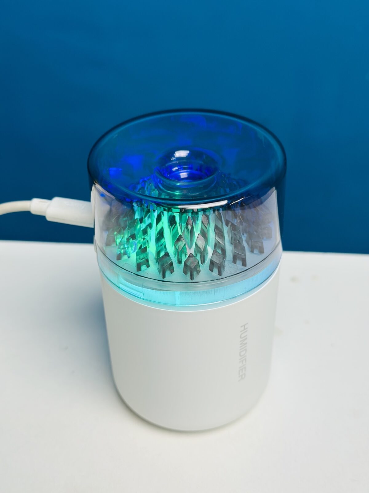 D16 Air Humidifier with Night Light - 180ML (Random Color, White/Black) - Image 4