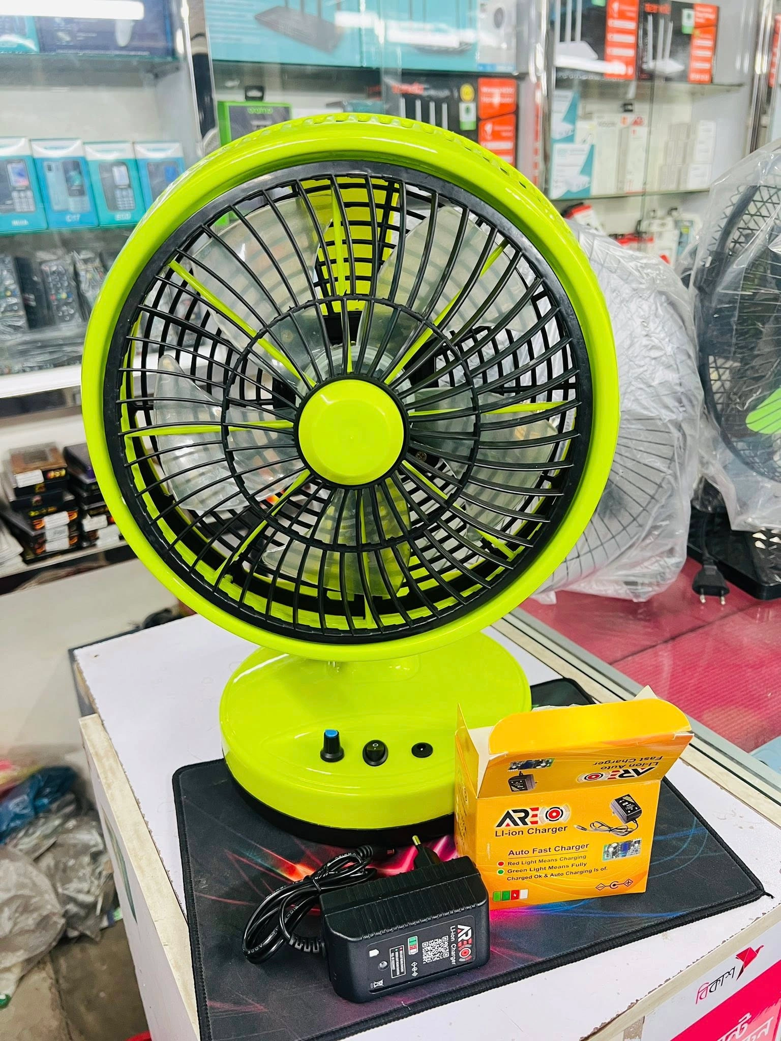 Meem Super Rechargeable Fan 7000mAH Battery Meem Super Rechargeable Fan 7000mAH Battery - Image 1