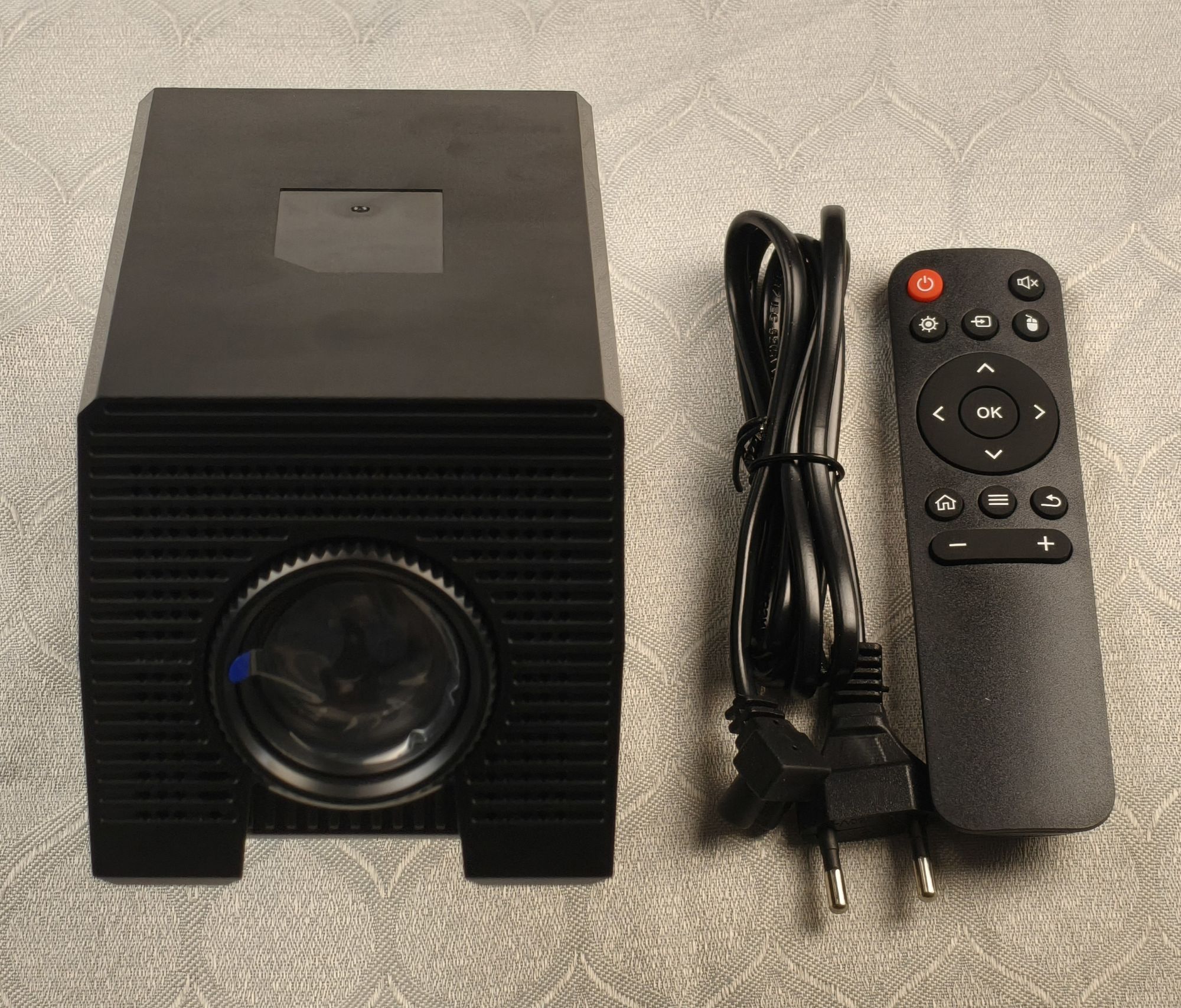 HY 320 BIG Android Smart Projector (4GB32GB) 4 HY 320 BIG Android Smart Projector (4GB/32GB) - Image 1